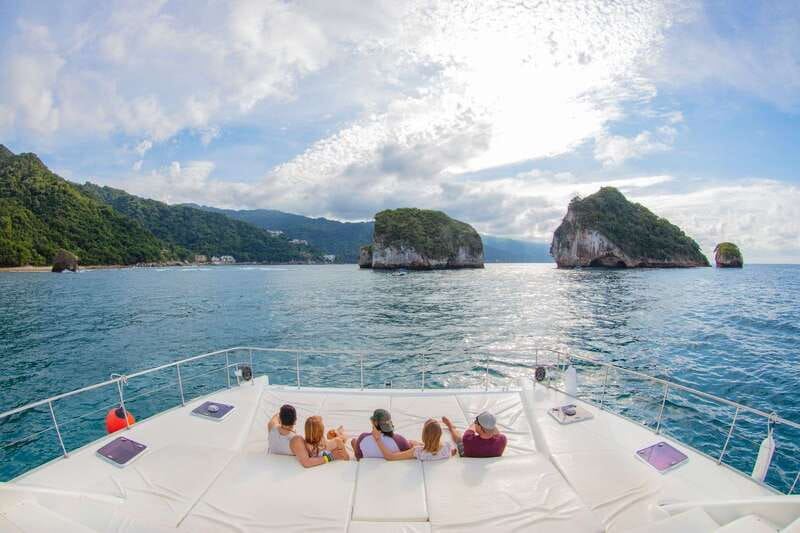 Puerto Vallarta: Luxury Yacht Tour with Lunch and Open Bar - Snorkel gear, paddleboards, and what you can actually do with them